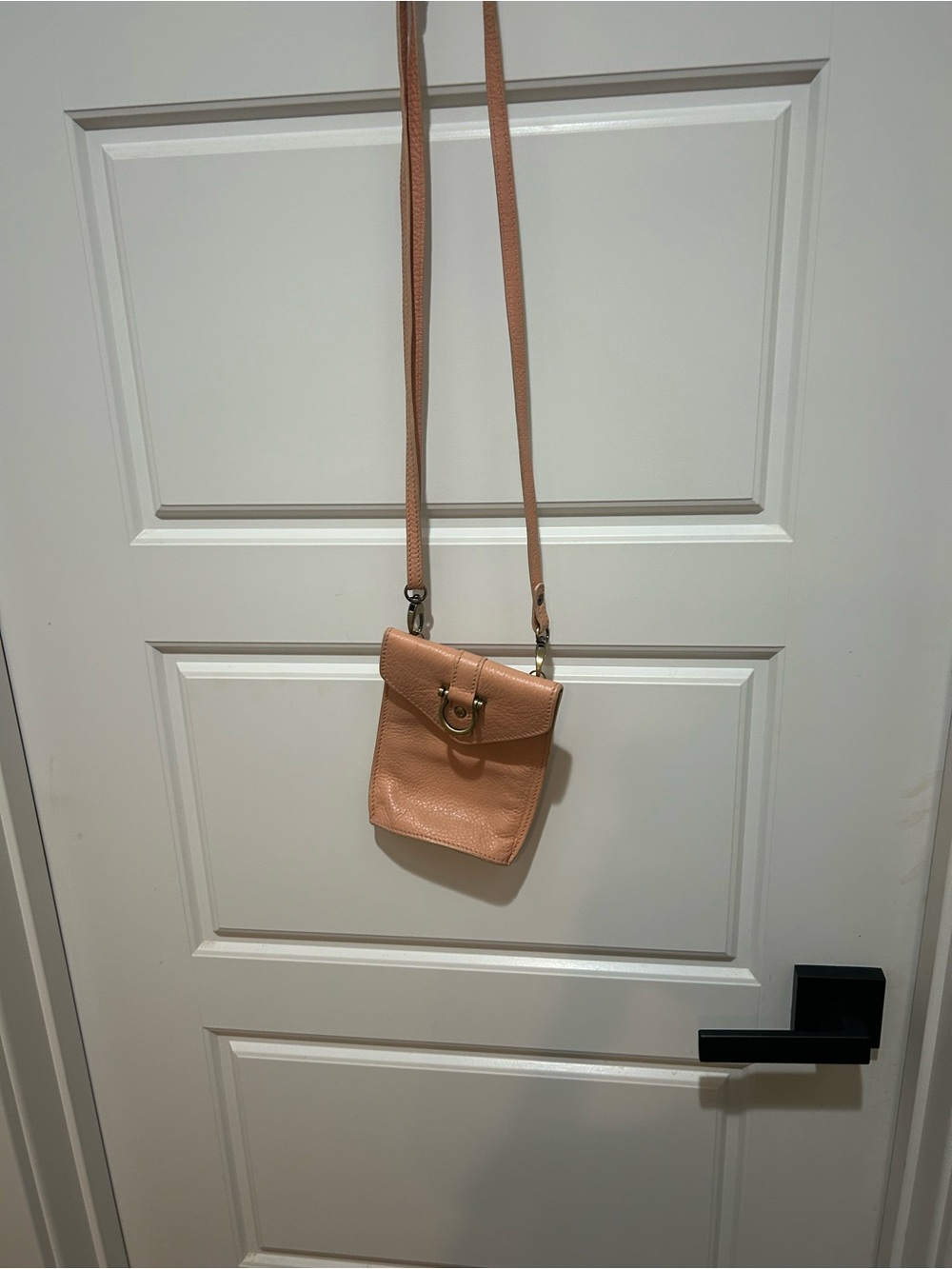 Sapahn Peach Crossbody Bag with detachable strap to be wallet